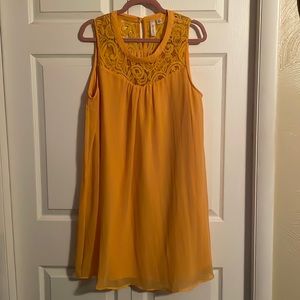 XL Tacera Yellow Tunic Tank with Lace Collar